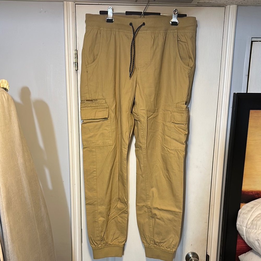 Men’s Tony Hawk Tan Cargo Joggers Size M NWOT